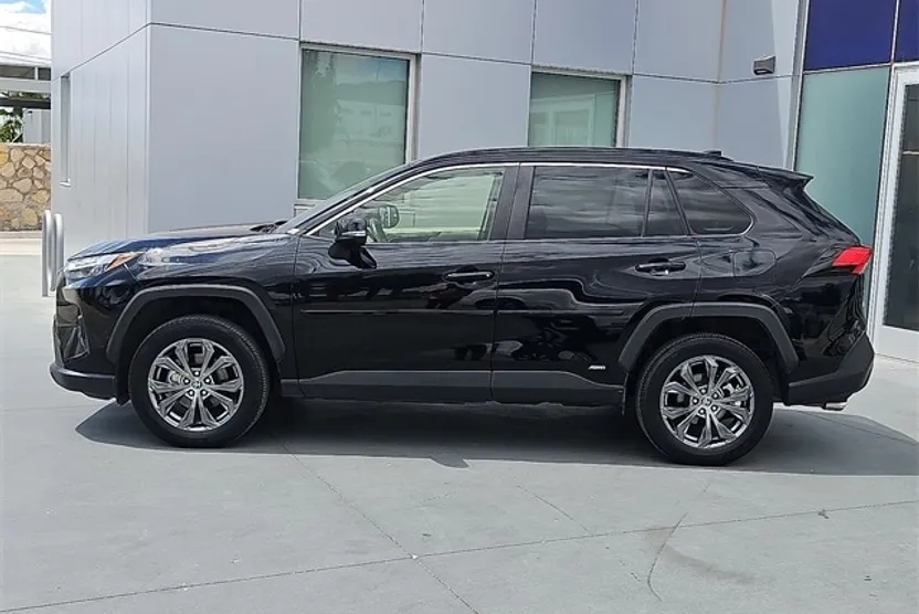2022 Toyota RAV4 Hybrid XLE Premium photo 1