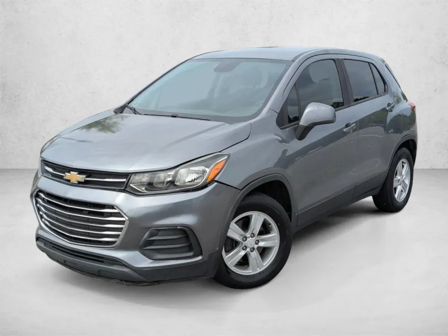 2020 Chevrolet Trax LS photo 1