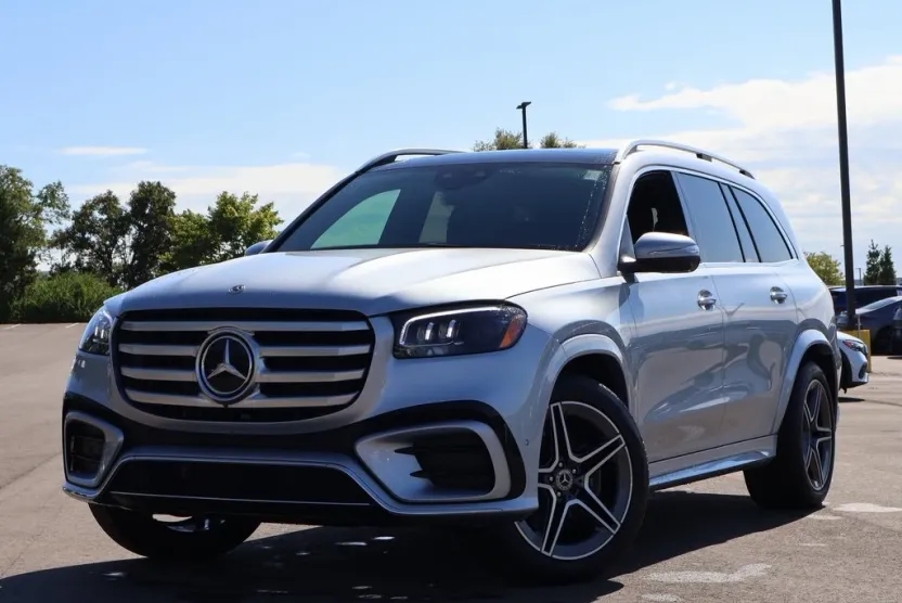 2024 Mercedes Benz GLS 450 4MATIC photo 1