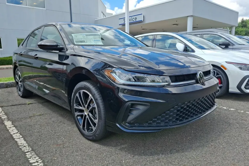 2025 Volkswagen Jetta 1.5T Sport photo 1