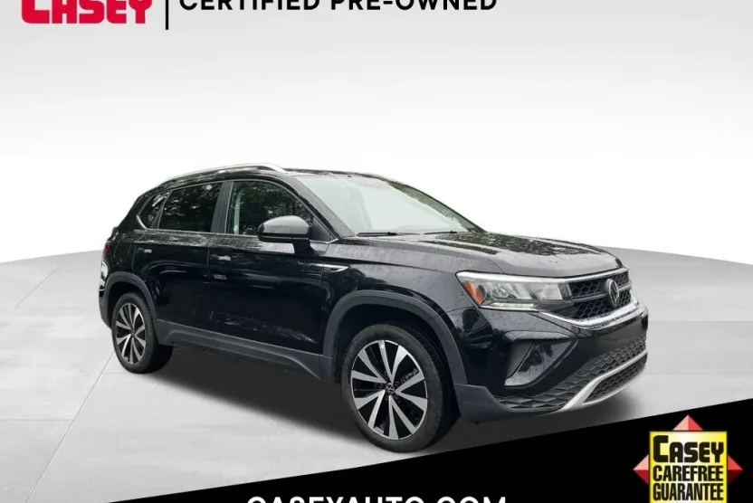 2024 Volkswagen Taos SE photo 1