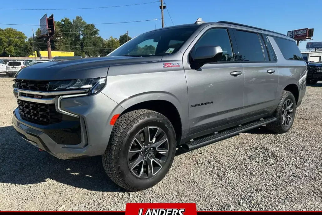 2022 Chevrolet Suburban Z71 photo 1