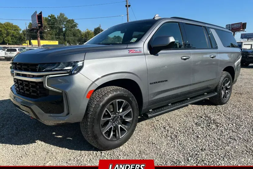 2022 Chevrolet Suburban Z71 photo 1