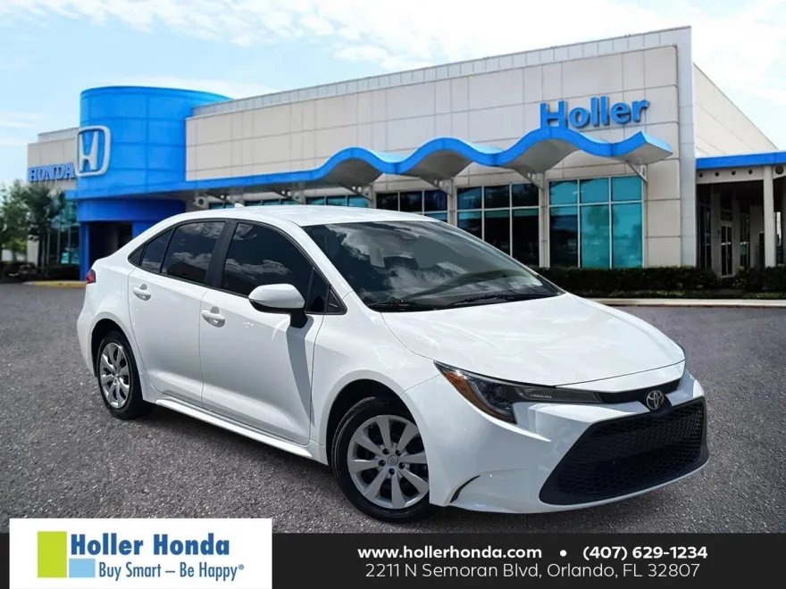2022 Toyota Corolla LE photo 1
