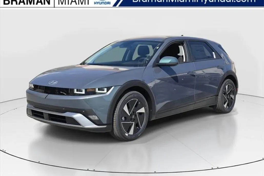 2025 Hyundai Ioniq 5 SE photo 1