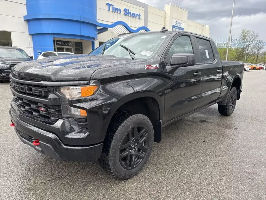 2023 Chevrolet Silverado 1500 Custom Trail Boss photo 1