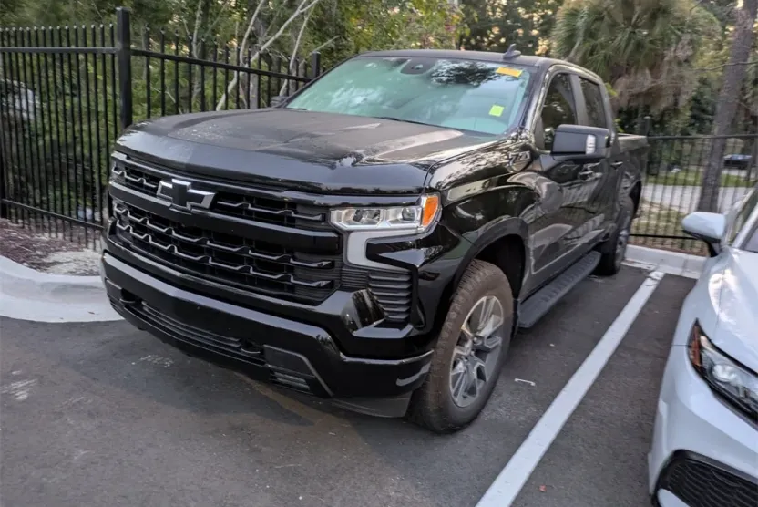 2023 Chevrolet Silverado 1500 RST photo 1