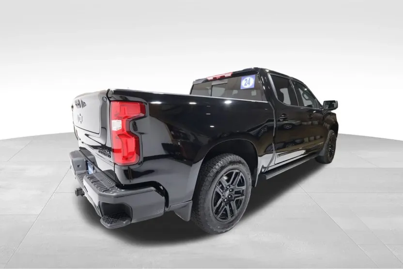 2024 Chevrolet Silverado 1500 High Country photo 1