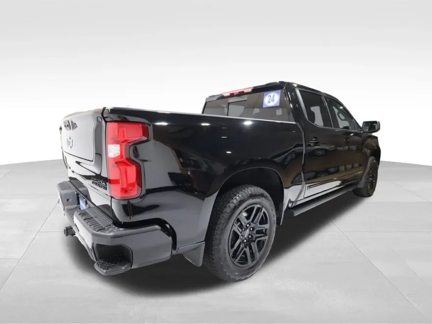 2024 Chevrolet Silverado 1500 High Country photo 1