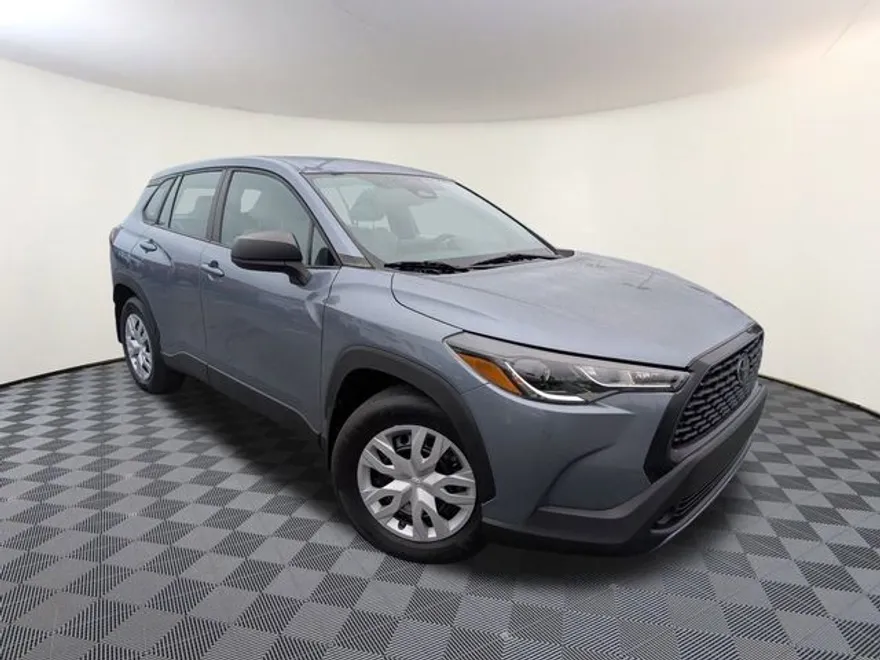 2023 Toyota Corolla Cross L photo 1