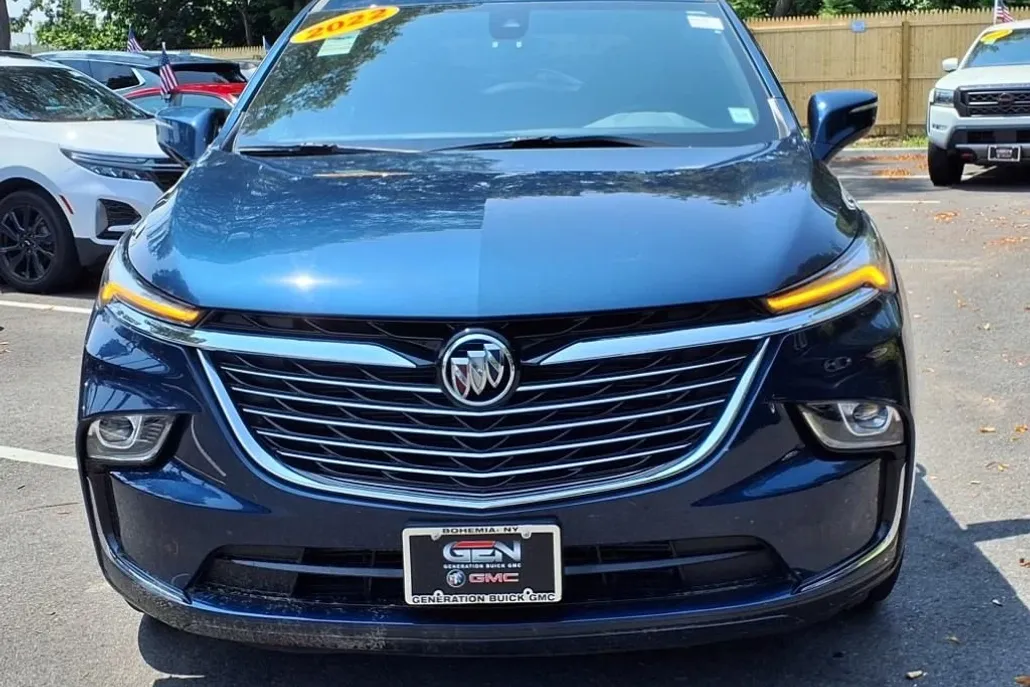 2022 Buick Enclave Essence photo 1