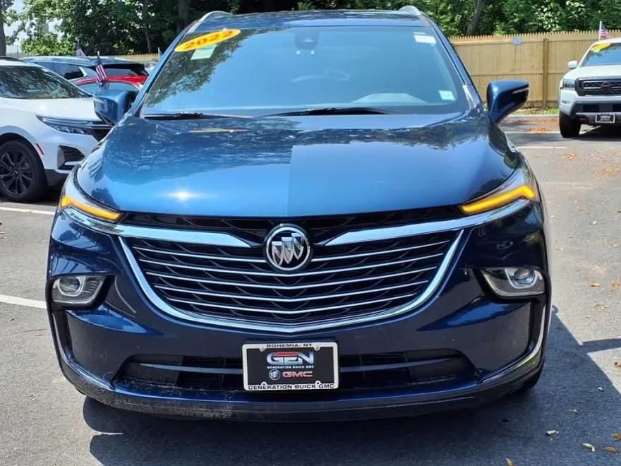 2022 Buick Enclave Essence photo 1