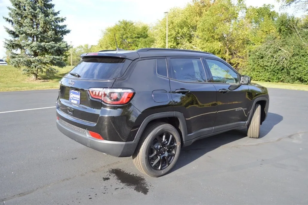2026 Jeep Compass Latitude Altitude photo 1