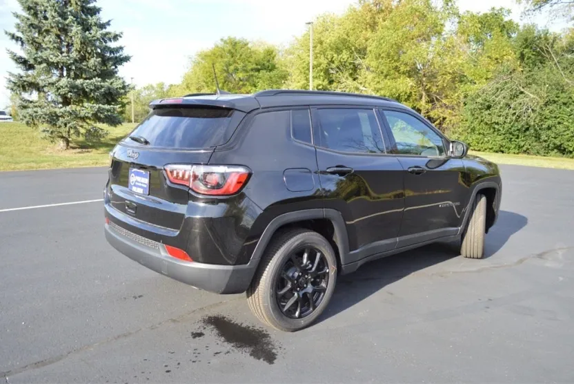 2026 Jeep Compass Latitude Altitude photo 1