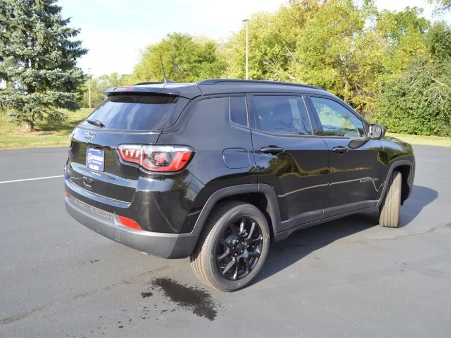 2026 Jeep Compass Latitude Altitude photo 1