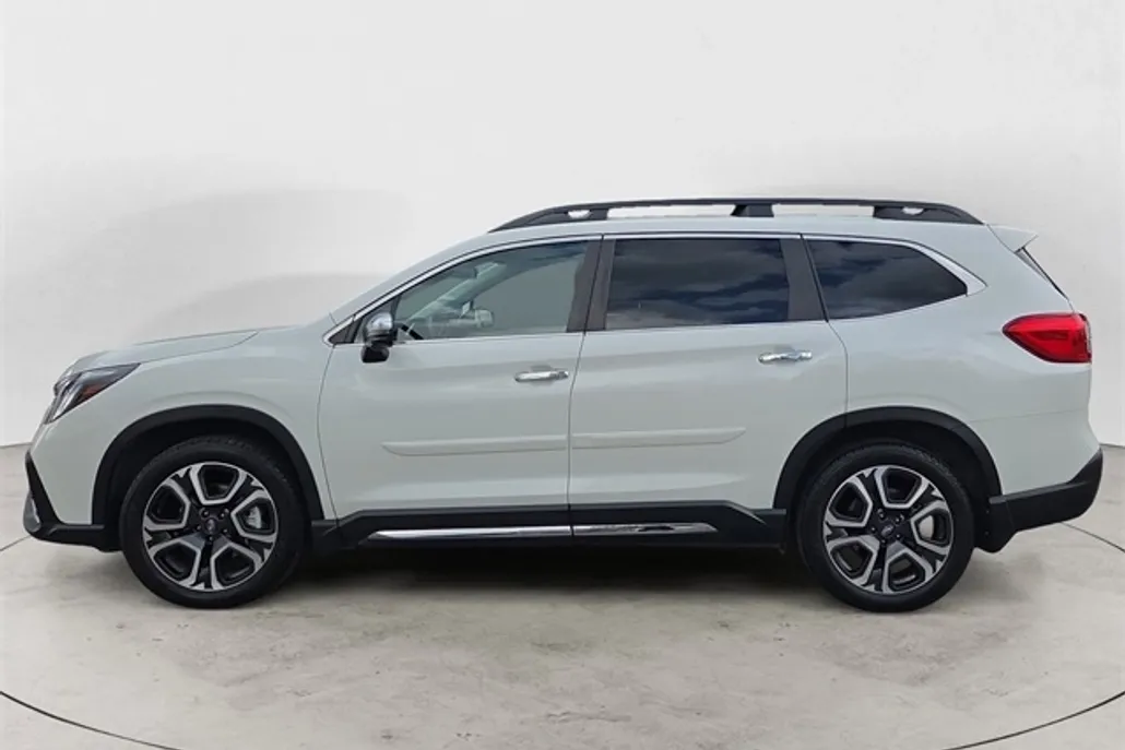 2023 Subaru Ascent Touring photo 1