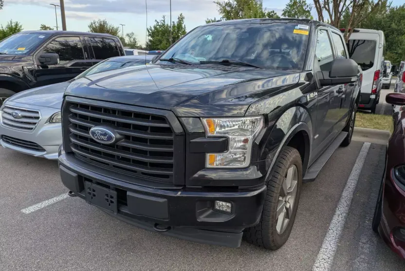 2017 Ford F-150 XLT photo 1