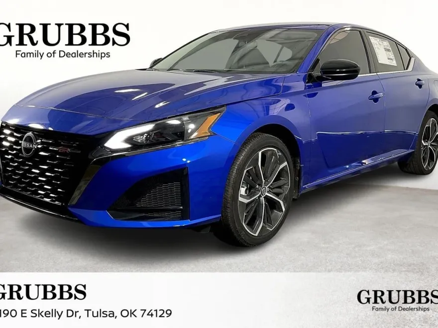 2025 Nissan Altima 2.5 SR photo 1