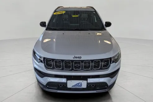 2025 Jeep Compass Latitude photo 2