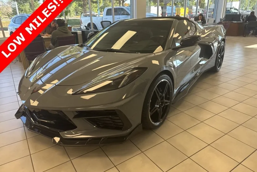 2024 Chevrolet Corvette Stingray 1LT photo 1