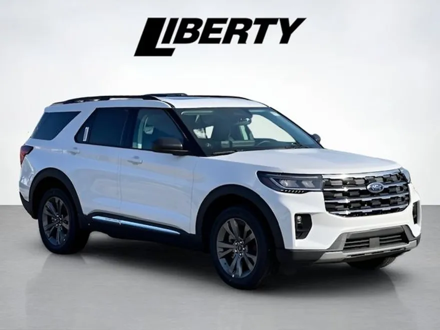2025 Ford Explorer photo 1