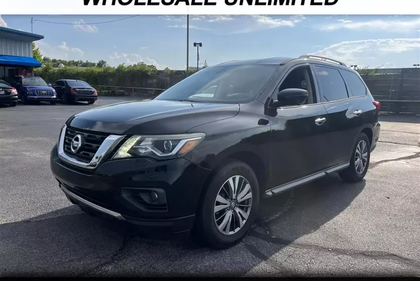 2018 Nissan Pathfinder SL photo 1