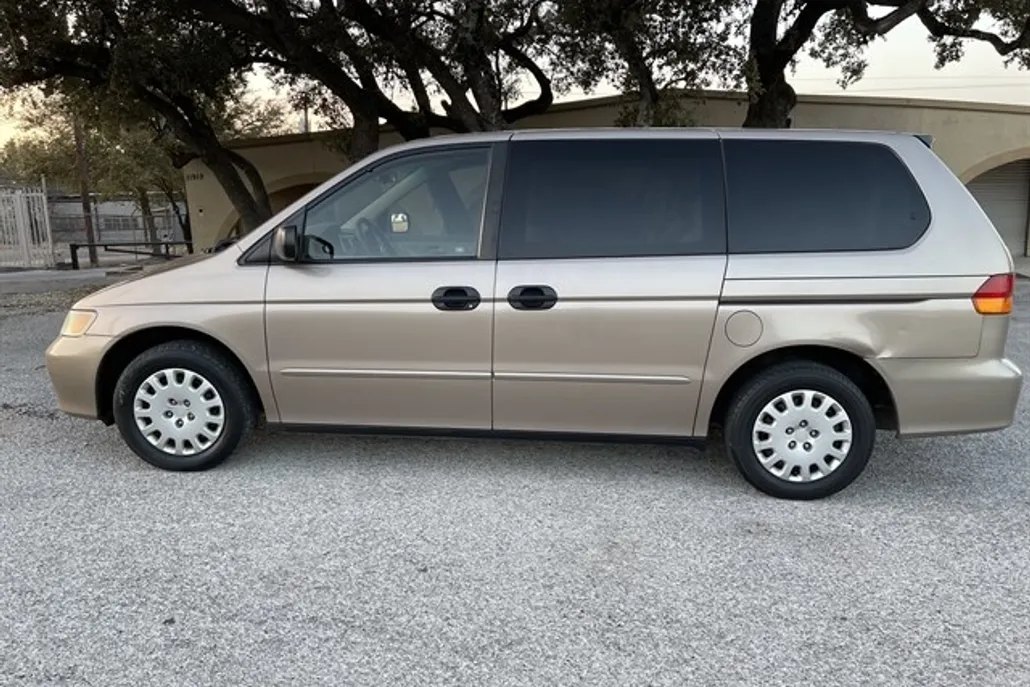 2004 Honda Odyssey LX photo 1