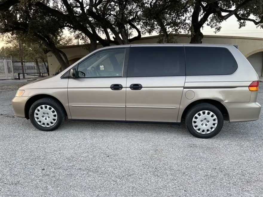 2004 Honda Odyssey LX photo 1