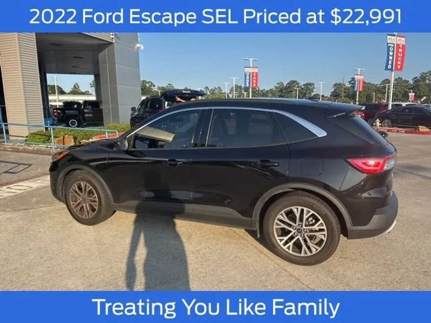 2022 Ford Escape SEL photo 1