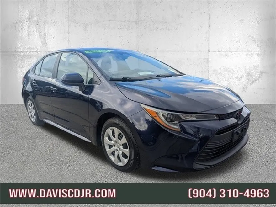 2024 Toyota Corolla LE photo 1