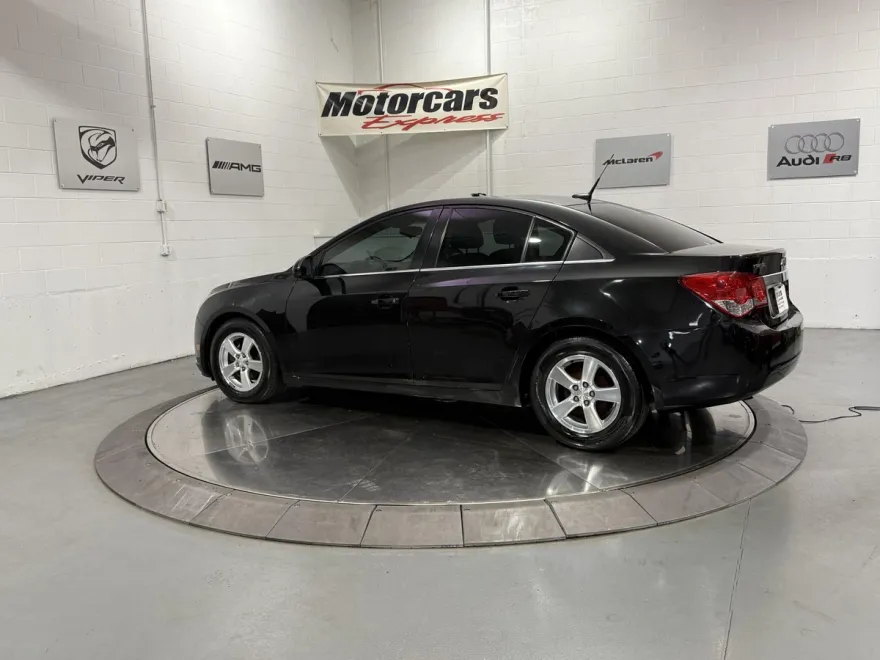 2013 Chevrolet Cruze photo 1