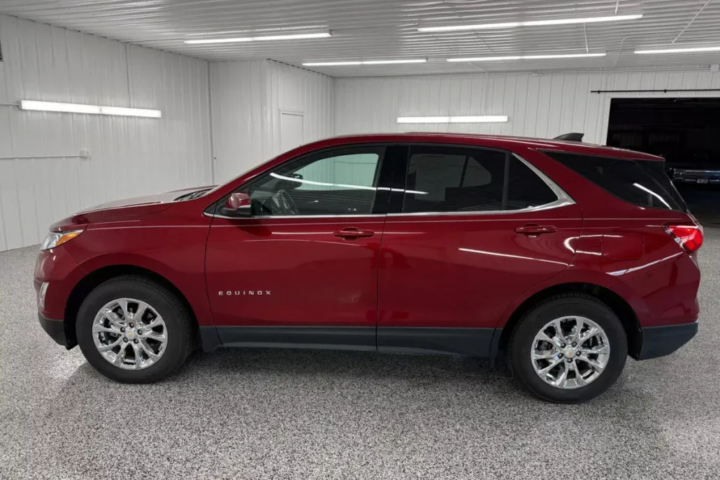 2019 Chevrolet Equinox LT photo 1