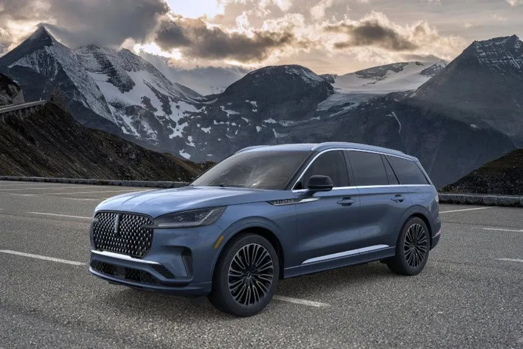 2025 Lincoln Aviator Black Label photo 1