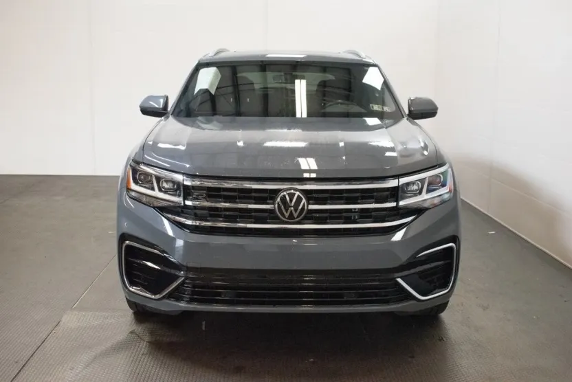 2021 Volkswagen Atlas Cross Sport V6 SE Technology R-Line photo 1