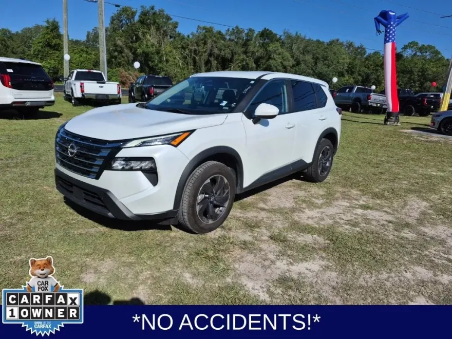 2024 Nissan Rogue SV photo 1