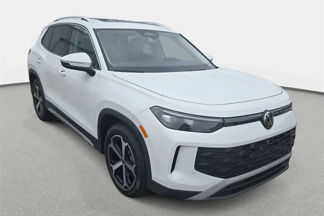 2025 Volkswagen Tiguan SE photo 1