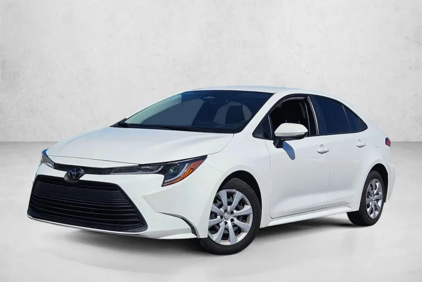 2024 Toyota Corolla LE photo 1