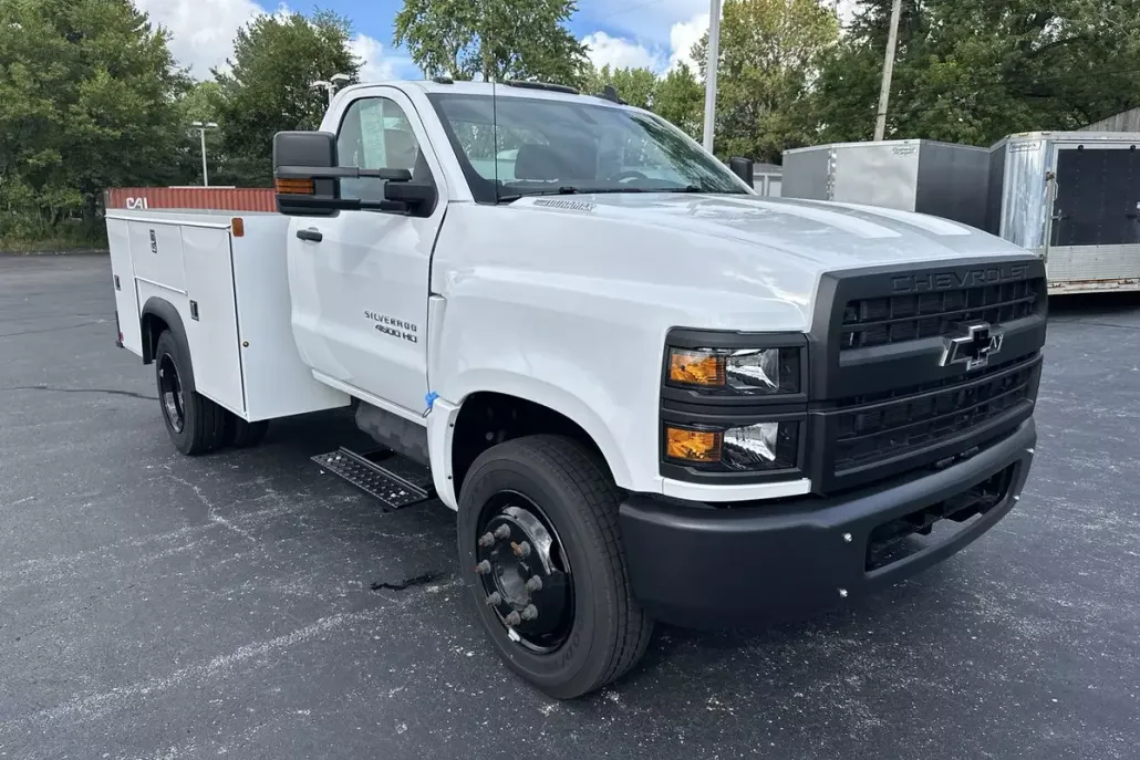 2023 Chevrolet Silverado 4500HD LT photo 1