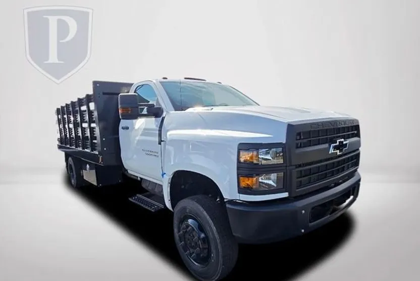 2024 Chevrolet Silverado 5500HD Work Truck photo 1