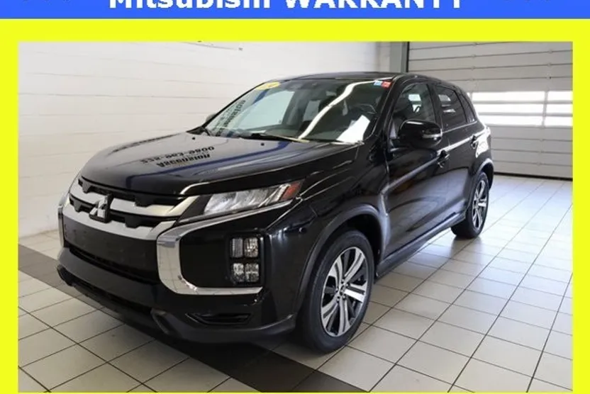 2024 Mitsubishi Outlander Sport SE photo 1