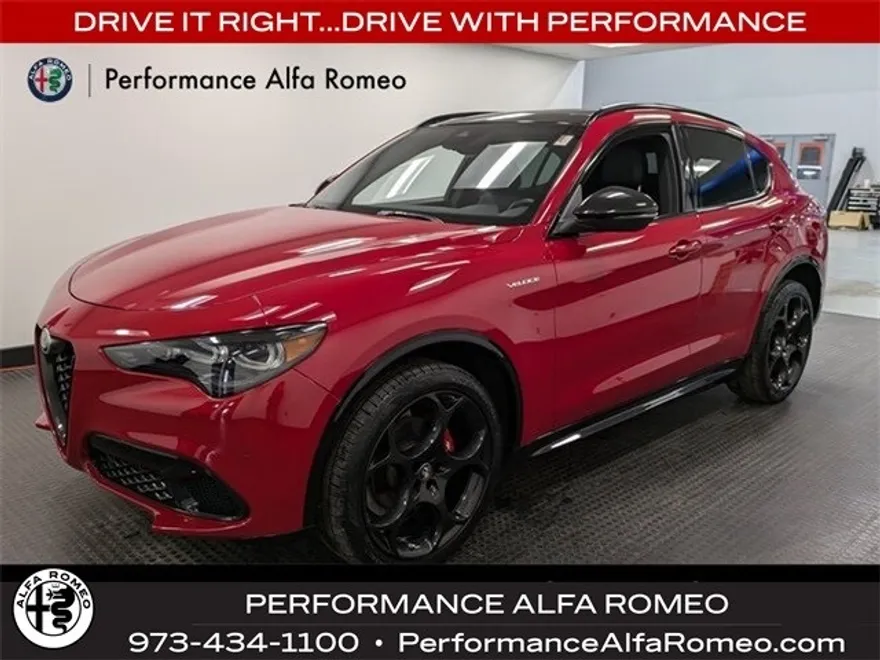 2024 Alfa Romeo Stelvio Ti photo 1