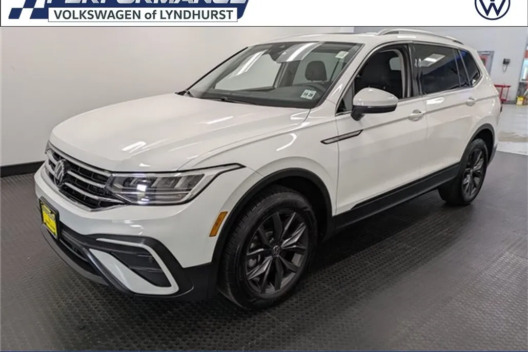 2024 Volkswagen Tiguan SE Wolfsburg Edition photo 1