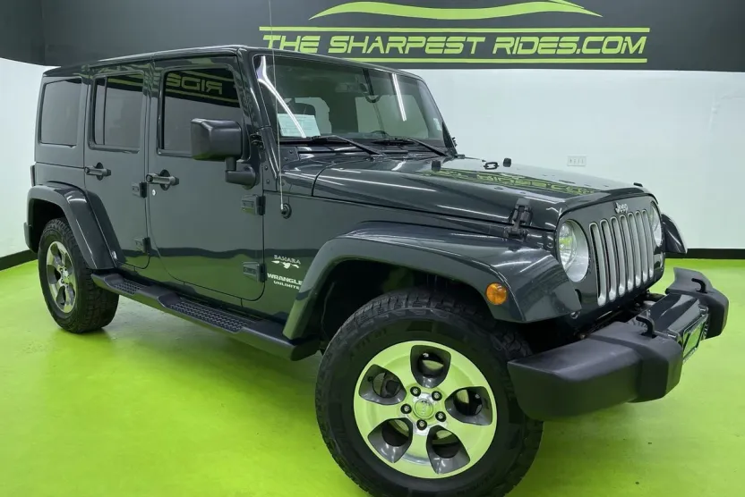2017 Jeep Wrangler Unlimited Sahara photo 1