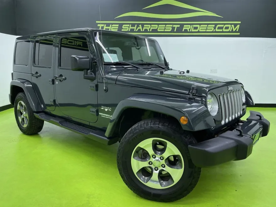 2017 Jeep Wrangler Unlimited Sahara photo 1