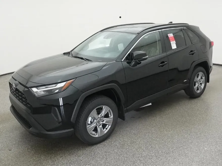 2025 Toyota RAV4 Hybrid LE photo 1