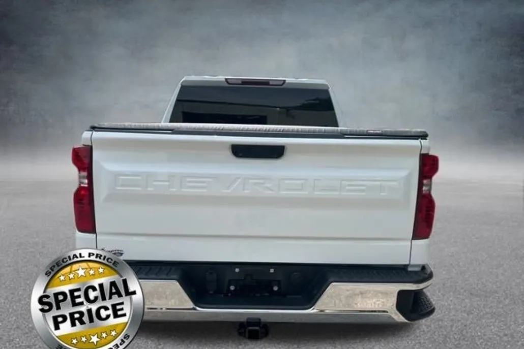 2022 Chevrolet Silverado 1500 LT photo 1