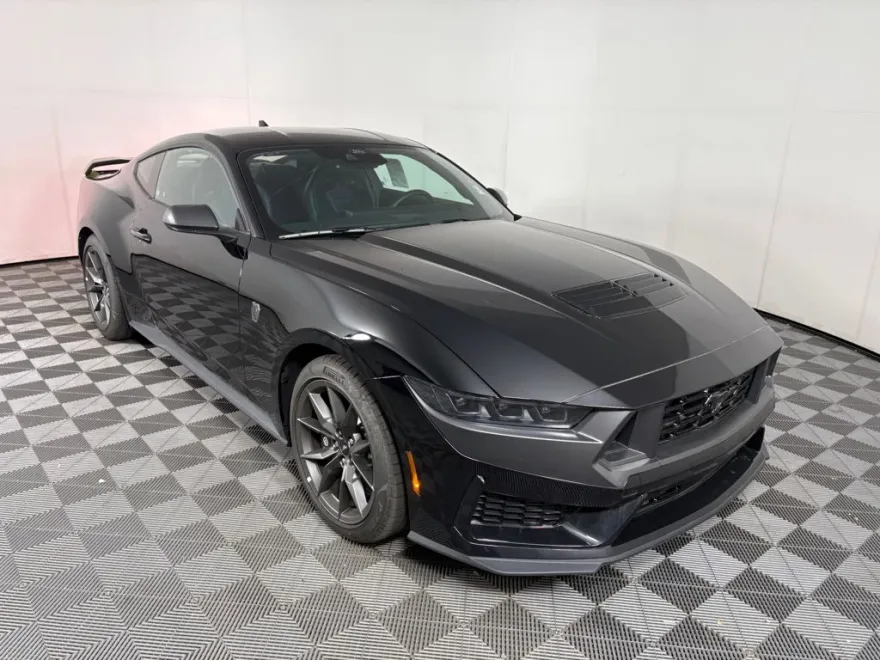 2025 Ford Mustang Dark Horse Deluxe photo 1