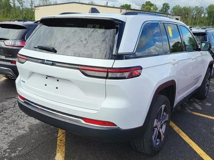 2023 Jeep Grand Cherokee 4xe photo 1
