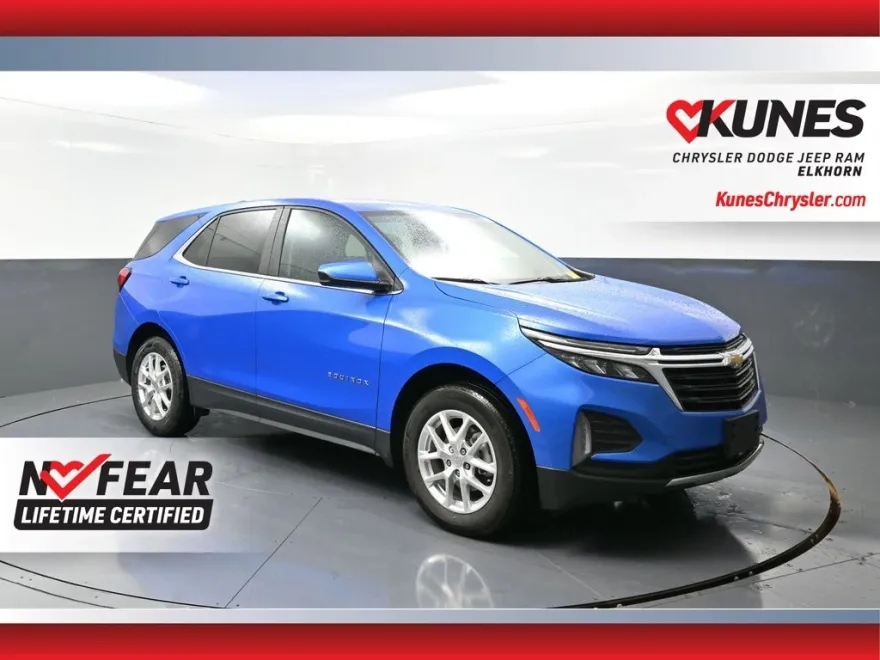 2024 Chevrolet Equinox LT photo 1