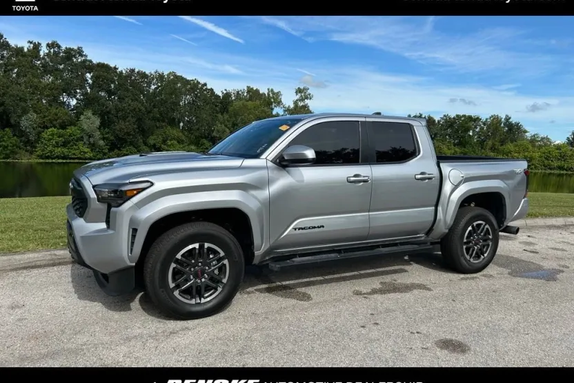 2025 Toyota Tacoma TRD Sport photo 1